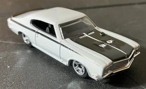 White 1970 Buick GSX - Hot Wheels 2009 New Models 1:64 Diecast - CLEAN NM - Picture 1 of 7