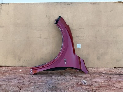 CONJUNTO GUARDABARROS CONDUCTOR IZQUIERDO INFINITI QX30 2017-2019 OEM (ROJO) Foto 1 de 4