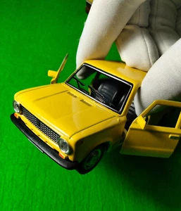 VAZ-2101 Kopeyka Classic YELLOWSedan USSR 1970 Year 1/36 Scale Diecast Model Car - Picture 1 of 22
