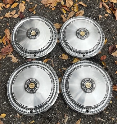 Chrysler Cordoba 1975-1979 Vintage 15" Cubierta de rueda Tapacubos Tapacubos OEM Juego de 4 Foto 1 de 4