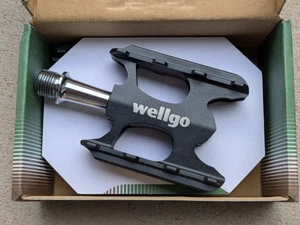 Wellgo Flat Road Bike Bicycle Pedals Aluminum 9/16 Light Black Nice - Picture 1 of 6