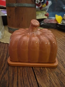 Destination Holiday 5"×6"×4.5"Ceramic Pumpkin-Shaped Butter/Cheese Dish NWT - Picture 1 of 24