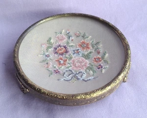 Vintage 3 Footed Petit Point Trinket Pin Dish #R334 - Foto 1 di 5
