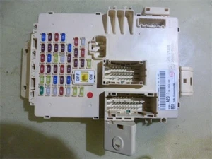 91950a2011 Caja Reles/Fusibles para KIA CEED (JD) * 2012 66620 - Imagen 1 de 3