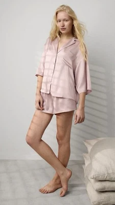 Conjunto Feminino Lunya Seda Lavável Relaxada Botão para Cima Conjunto Curto Rosa M 100% Seda - Imagem 1 de 4