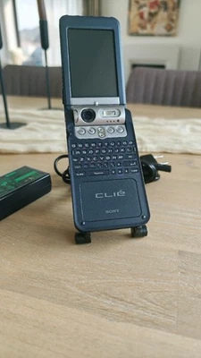 Sony CLIE PEG-NZ90 - Image 1 of 4