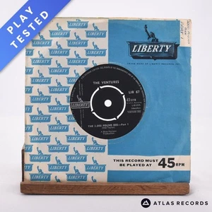 The Ventures - The 2,000 Pound Bee - 7" Vinyl Record - VG+/EX - Picture 1 of 6