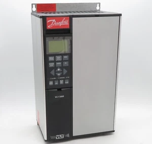 Frequenzumrichter Danfoss VLT5003 Frequency Inverter 1,5kW 2HP 4,1A 3,1kVA IP20 - Bild 1 von 7