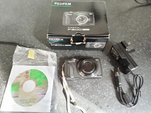 FUJIFILM FINEPIX F900EXR Compact Digital Camera 16MP 20X 1080p Video 16GB BOXED - Picture 1 of 13
