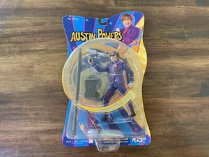 2002 Mezco 70's Austin Powers Carnaby Street Action Figure 6" - Picture 1 of 6