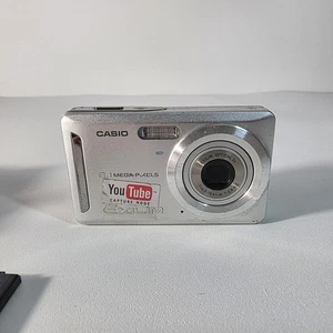 Fotocamera digitale Casio EXILIM EX-Z9 8,1MP testata con 2 batterie e caricabatterie - Leggi - Foto 1 di 10