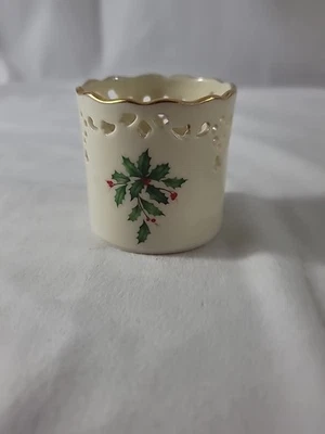 Candelabro votivo Lenox perforado pequeño 2,5" - acebo y bayas - usado en excelente estado - envío gratuito Foto 1 de 4