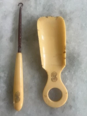 Antique  Bakelite Button Hook and Shoe Horn set with MATCHING monogram. - Image 1 of 2