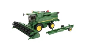 Bruder U02132 John Deere Combine Harvester T670i Agricultural Plastic 1:16 Scale - Picture 1 of 3