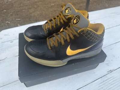 Kobe 4 Carpe Diem 2009 Size 10.5 Old OG Kobe Shoe In Good Condition - Image 1 of 4