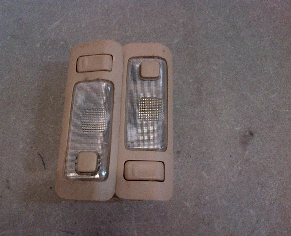 98-05 LEXUS GS300 GS400 GS430 LUZ DOMO TRASERA CONDUCTOR Y PASAJERO Foto 1 de 1