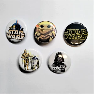 Star Wars Film 5 klassische Pinback Buttons - NEU - Bild 1 von 3