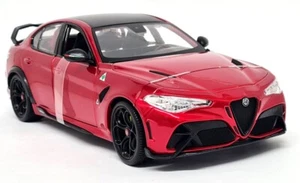 Burago 1/18 - Alfa Romeo Giulia GTAm Quadrifoglio Red Diecast Scale model car - Picture 1 of 6