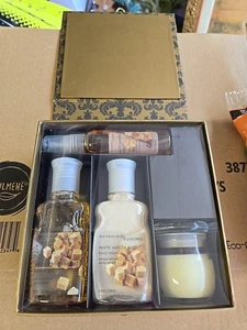 Bath and Body Works Cálido Vainilla Azúcar Caja Regalo Loción Vela Set - Imagen 1 de 3