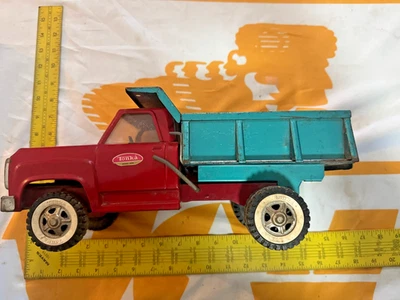 VINTAGE TONKA DUMP TRUCK RED & GREEN - ORIGINAL 1960S - Image 1 of 4