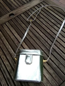 Sabrina Design edle 80er Abendtasche Schultertasche Tasche gold 16 x 16x7 cm - Bild 1 von 4