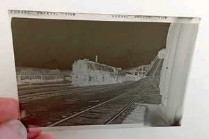 VINTAGE 1950s NORTHERN PACIFIC TRAIN ENGINE RR PHOTOGRAPH & NEGATIVE 8854 7 - Imagen 1 de 2