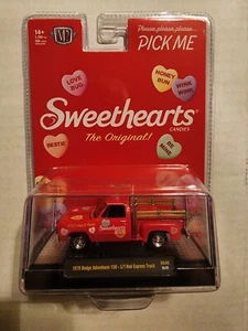 M2 Machines 1978 Dodge Adventurer 150 Li’l Red Express Truck Sweethearts  - Bild 1 von 2