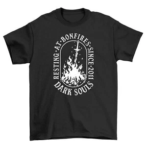 T-shirt Resting at Bonfires - Aumenta le tue statistiche di stile con umorismo! Unisex, 100% - Foto 1 di 46