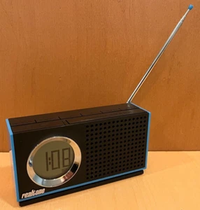 Radio Reloj AM/FM Realtone AT212 Digital Azul De Colección Funciona con Pilas - Imagen 1 de 14
