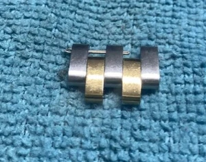 Two Tone Invicta Extra Link Number 37162 18mm - Picture 1 of 2