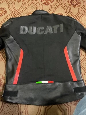 Nueva chaqueta de cuero Ducati moto equipo de carreras personalizado cuero de vaca ropa exterior Foto 1 de 4