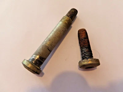 GM CINTURÓN DE SEGURIDAD INTERIOR CINTURÓN DE SEGURIDAD RETENEDOR PERNO DE MONTAJE 3 1/2" Y 1 1/2" TORX Foto 1 de 2