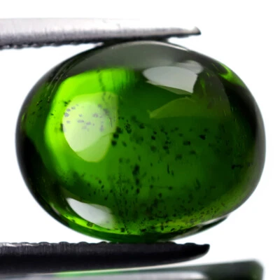 4.91 ct  Oval Cabochon Cut (11 x 9 mm) (Un-Heated) Green Chrome Diopside - Image 1 of 2