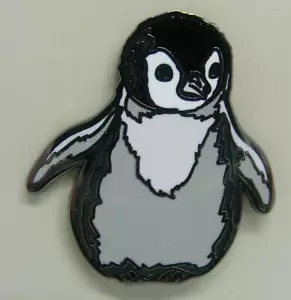 Insignia de pin de esmalte realista Little Critterz pingüino polluelo LCBP0052 - Imagen 1 de 3