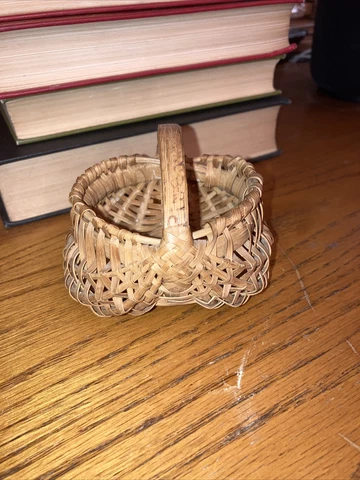 Miniature Buttock Basket Pinehurst NC, Marilyn Brass Collection Brass Sisters Cover