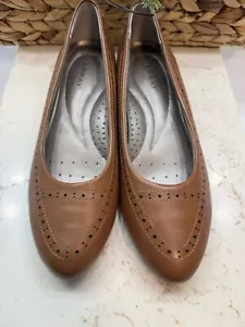 Array 10M Leather Saddle Brown Slip On Flats Preowned - Picture 1 of 9