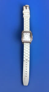 DAMENUHR GOLDFARBEN - WEISSES BAND - STEINE - NEU - Bild 1 von 2