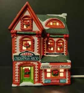 COCA-COLA Coke Town Square Christmas Village Clara's Christmas Shop Store - Imagen 1 de 17
