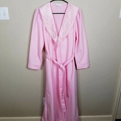 Bata Abrigo Wolverine Vintage Talla Mediana Rosa Cuello Satinado Hecha en EE. UU. Años 80 90 Foto 1 de 4