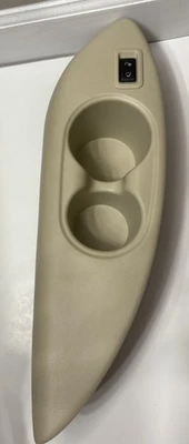 2011-2017 INFINITI QX56 QX80 RIGHT PASS REAR 3RD ROW QUARTER CUP HOLDER OEM. - Image 1 of 4