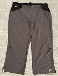 Pantalones deportivos Brooks Motion Crop para mujer talla grande correr caminar gris cordón - Imagen 1 de 10