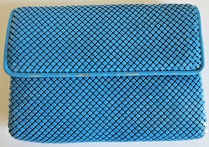 VINTAGE WHITING AND DAVIS INTERNATIONAL MESH CLUTH LUNGO CROSS BODY TUCK IN STRAP - Foto 1 di 10