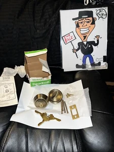 WESLOCK DOOR LOCK Cylinder DEADBOLT ANTIQUE BRASS LOOK IN BOX 3 KEYS ESTATE😁🔐 - Picture 1 of 6