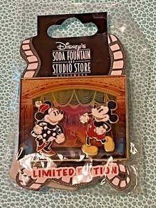 Disney Pin D23 Soda Fountain Studio El Capitan Theatre Mickey & Minnie LE 500 - Bild 1 von 3