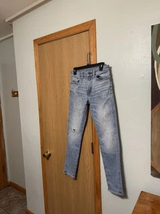 American Eagle "Athletic Skinny" Size 29x30 Light Wash Distressed Jeans - EUC - Picture 1 of 6