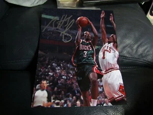 Brandon Jennings Signed Photo 3 - Picture 1 of 3