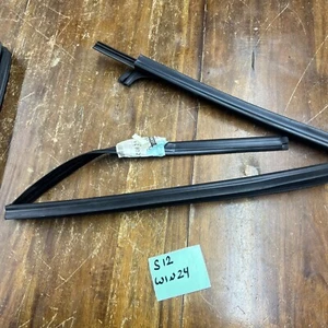 f6hz 8021537 a Run Assy Glass Freightliner  - Picture 1 of 4