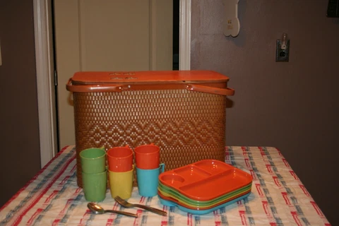 VINTAGE REDMON PICNIC BASKET PERU INDIANA EXCELLENT COND Cover