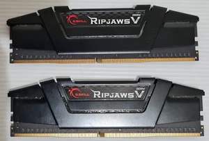 G. SKILL Ripjaws V 16GB (2 x 8GB) (DDR4-3200) F4-3200C16D-16GVKB Memory - Picture 1 of 2