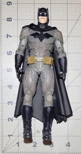 McFarlane DC Multiverse Batman Noel w/ Wired Cape 7" Scale Action Figure - Picture 1 of 3